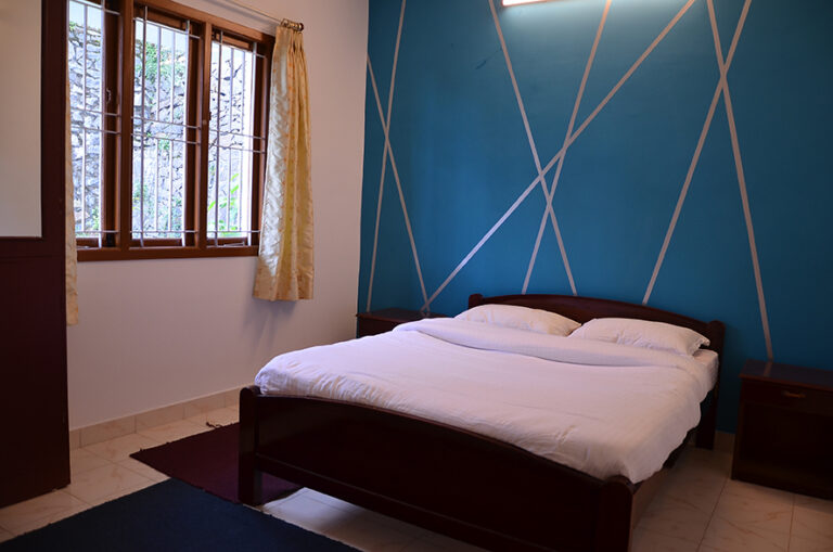 Bedroom 1
1 King Bed